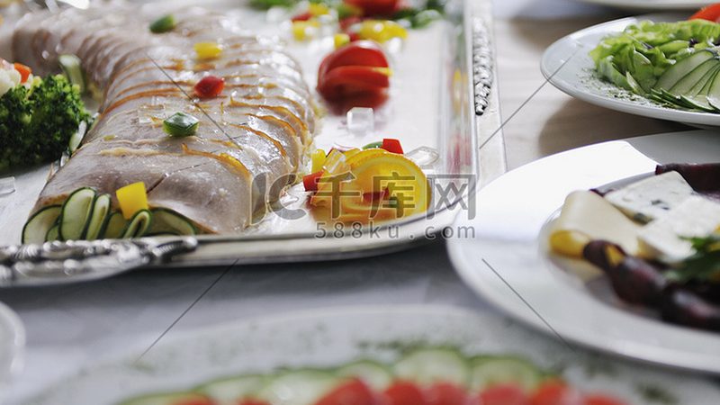 以下是一些知名的食品招商货源平台，供经销商参考：